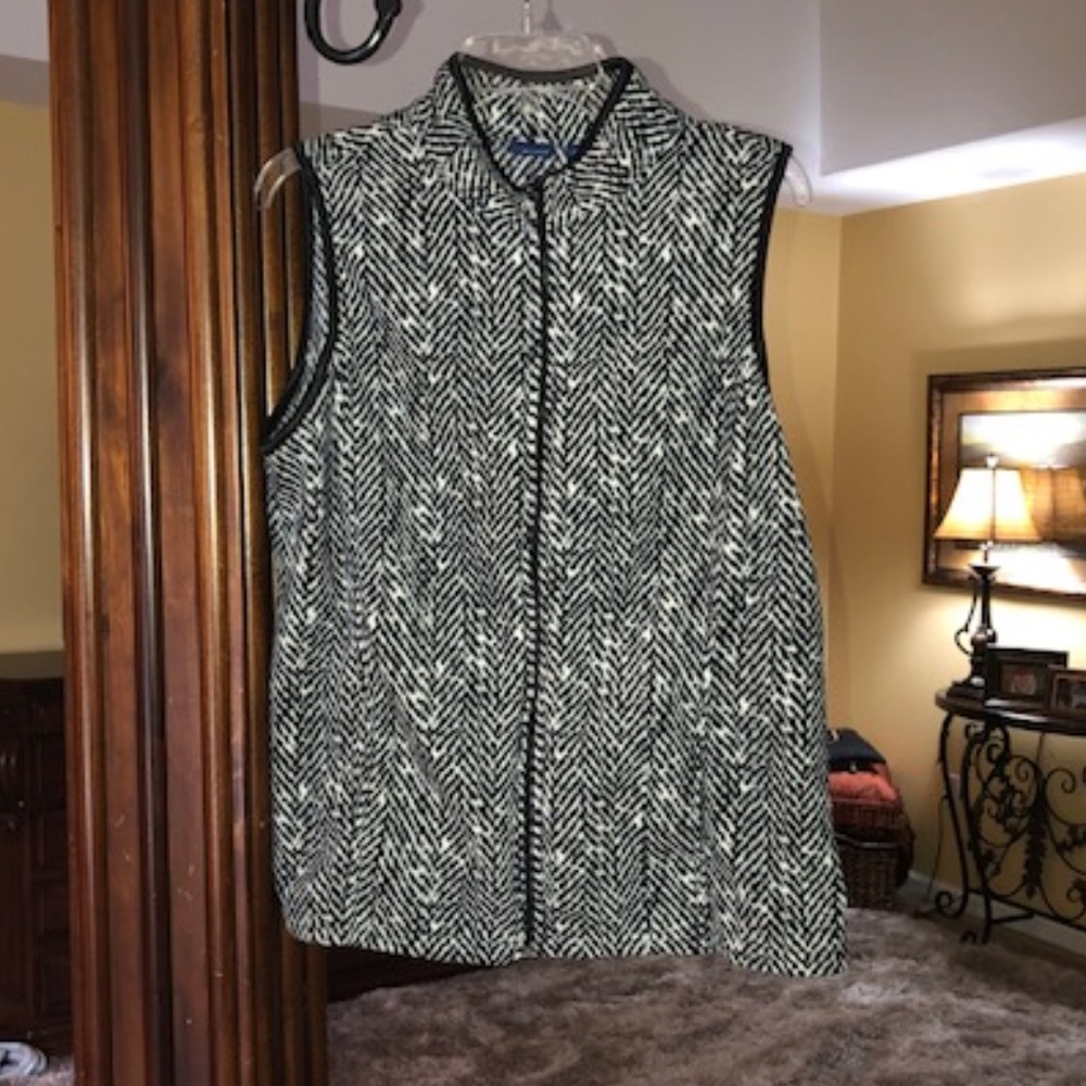 Basic Editions Vest - Picture 3 of 5
